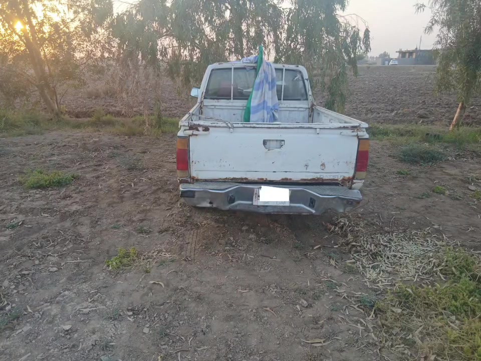 نيسان بيكب 89  ضربتها جاملغ وبنيد وشوية بالشاصي محرك وكير ومكينة حاوية مكفولات بأسمي مشروع وطني 2028  بصرة السعر 22 مكاني ناصرية غراف 
***********
