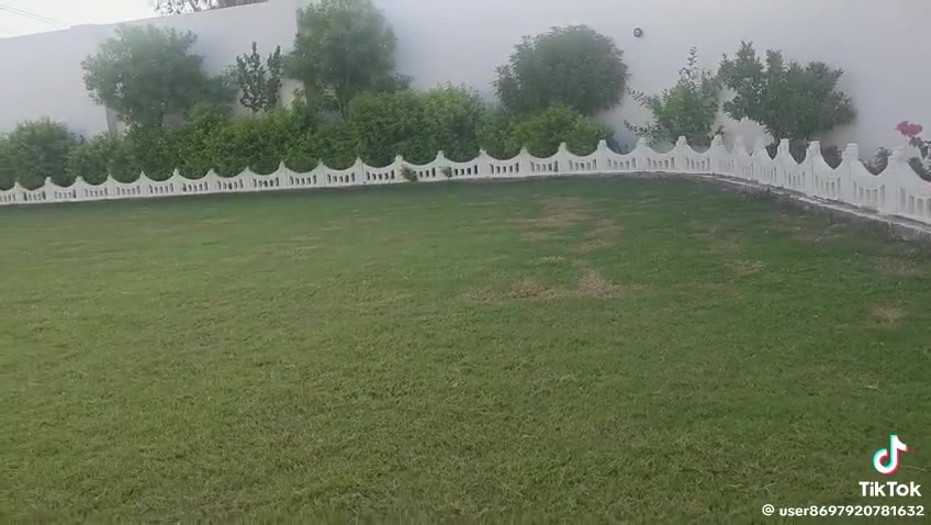 ها يابه وينهم الكشاخه وينهم جماعه الحدائق نمبر وان نزلولنه صور حدائقكم خل نشوف ياهو اكثر تقييم من 10

يوجد كادر مختص العمل الحدايق المنزليه بانسب الاسعار 
يوجد كادر لزراعه الثيل 🌲🌴🍀🌷🪴🌵☘️🥀🌹🌴🌴ولاشجار وتقليم الاشجار وعمل لاين مزخرف ولاين بنر ابو لاناره 
وعمل الحجر الناعم ولدبش ذو الكف 
عمل منظومه ماء مرشات نوزل لسقي كافه الحدائق الكبيره وصغيره 
اخوكم حسين خيري 
للتواصل *********** واتساب متوفر على مدار ساعه 
***********
 العمل كافه#المحافظات 🇮🇶 @إشارة

نص مكتوب في الصور:
- إرسال رسالة...
- اسحب لأسفل لقفل سرعة التشغيل على 2x إضافة تعليق...
- itel S23 4G