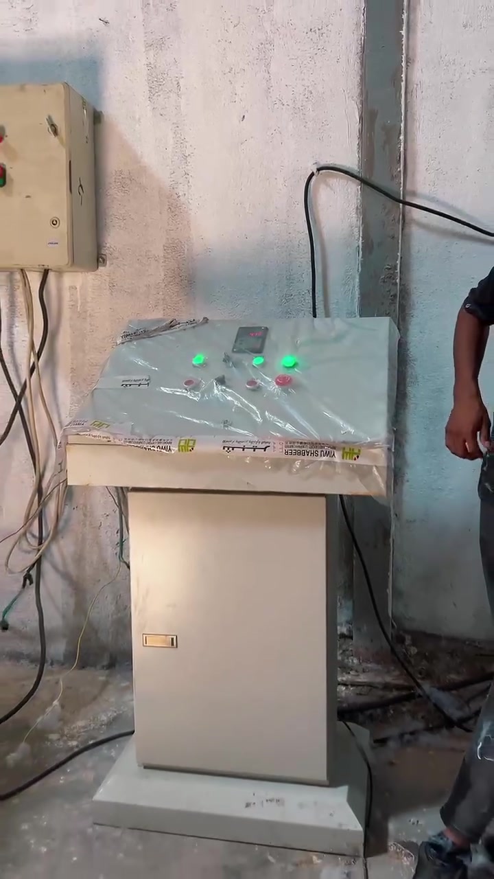 بسم تعالى …..تم وصول :
مكائن تصنيع المخده الحجم الكبير ⚙️⚙️⚙️⚙️
مكلئن تصنيع المخده الحجم المتوسط 
مكائن تفتيح وندف الديباج الحجم الكبير 
مكائن وتفتيح الديباج الحجم المتوسط ⚙️⚙️⚙️
مكائن وتفتيح الديباج الحجم الاقتصادي 💥💥💥
للاستفسار التواصل واتساب ***********☎️☎️
