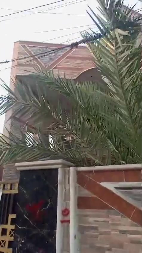 السلام عليكم... بيت للبيع، منطقة العبيدي شارع يوسف قريب على الشارع العام. يحتوي... المساحه .(250) 
غرف نوم... العدد، 6.ملاحضه وحده منهن. اسويت
استقبال+مطبخ.حار.بارد+صاله عدد. 2+ترك +كراج+ حديقه
يحتوي على... أربع حمامات. للاستفسار. الاتصال على الأرقام. 
***********، 
الشراي يتصل ويدلل... @إشارة ... العبيدي مدينتي
