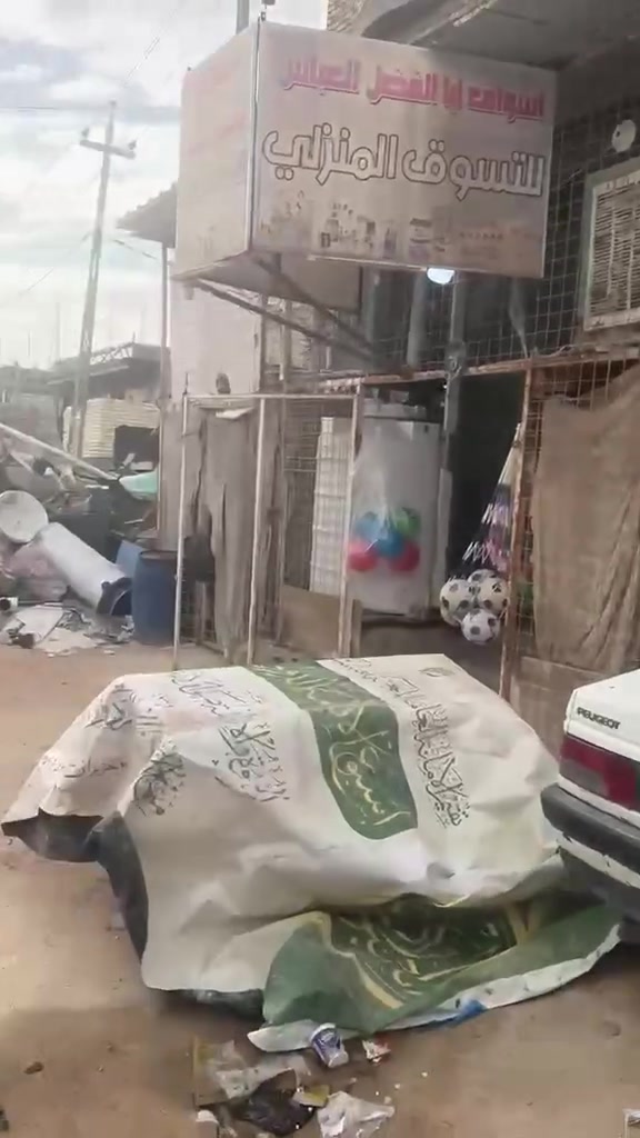 بيت ٦٠ متر لليجار حي النداء شارع ٢٠ الي مقابل المدرسه الورديه مفتوح ع شارع ٦٠ سعر الايجار ٢٥٠ قفل كل شهر بي غرفه اوصاله وستقبال جوه اوغرفه اوصاله فوك اوحمام بيت جديد بي مغسله تانكي ماطور سخان خط مولد البيت جاهز ***********/***********
