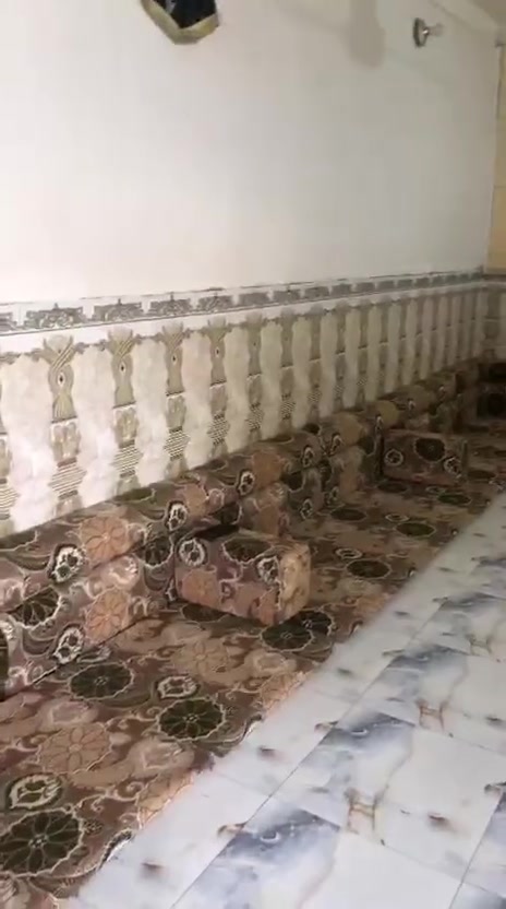 ديوان كويتي وجهين مستخدم نظيف يتكون من تف
٧ دواشك 
١٢ مسند ظهر 
٢ أركان 
٦تكيات 
مكاني الشطرة تفاصيل اكثر 
***********واتس
*********** اتصال
