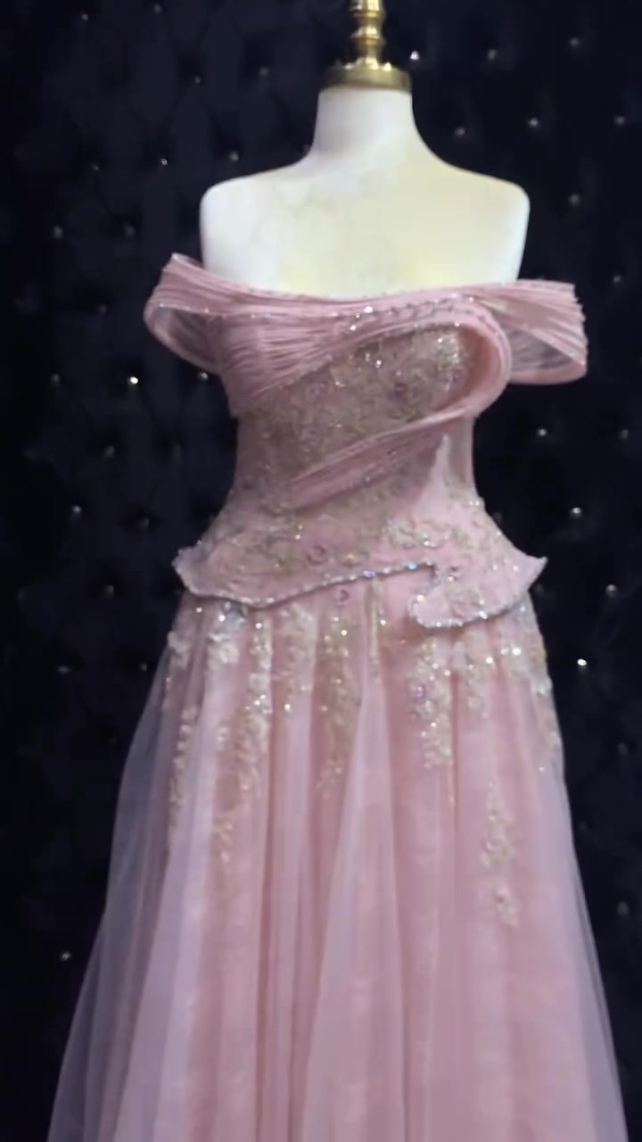 للاستفسار مراسلة الصفحة او الاتصال على الرقم ***********
#بوتيك_رزان #مناسبات #فساتين_مناسبات #ريَلَزٍ #كربلاء
