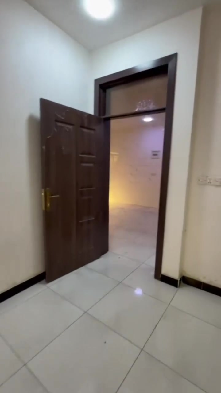 ***********
شقه للايجار طابق أول تحتوي على 3 غرف نوم وصاله وخدمات عنوان الشقه الاعضمية الكم الخدمي مال سريع ركن سعر الايجار 650 تراهم سكن عائله او طلاب او موظفين
