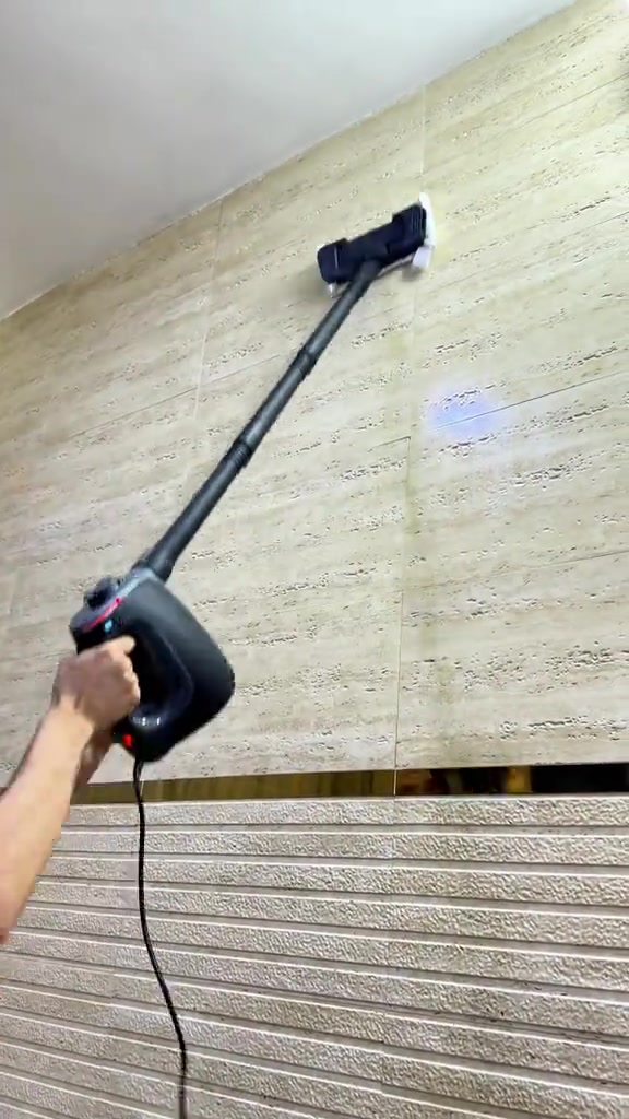⁨	⁨	منظف البخار EM SCB25 بقوة 1350 واط وضغط بخار 3 بار وحرارة توصل إلى 110°، يسخن خلال 30 ثانية وخزان 550 مل حتى يسهل عليك تنظيف البيت بسرعة وفعالية.  مناسب لتنظيف المطابخ والحمامات، إزالة البقع من الأقمشة والمفروشات، الزجاج والشبابيك والأسطح، ومع ملحقاته المتعددة يصير عندك جهاز عملي لأكثر من استخدام.  خفيف، سهل الحمل، وتنظيف بالبخار بدون مواد كيميائية 💨⁩ العاصمة  *********** ***********⁩
