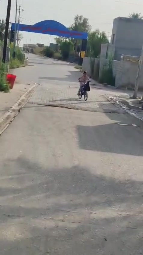 السلام عليكم بيت للبيع مساحته 100 متر  واجهته 7 اونزال 13 
موقع البيت ابحي الأمين مقابيل مجمع سعيد السكني 
يتكون البيت من غرف أوصال واستقبال اومطبخ اومجمع صحيات 
بيع نقد 
اوبيع أو اقصاد 
للاستفسار اكثر تصال 
ابو عسل ***********
ابو علي‏‪***********‬‏
