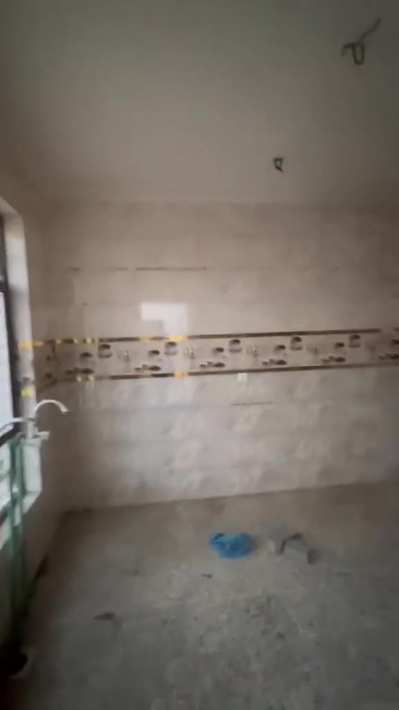 🏡مشتمل لليجار طابق ثاني معزول.
في رئاسه المعلمين.(موقع مميز) 
⏪ يحتوي علئ غرفه نوم كبيره وهول ومطبخ وخدمات🔴بناء نضيف وجاهز(ايجاره 350)☎️للستفسار اكثر (مكتب الغدير للعقار) ***********
