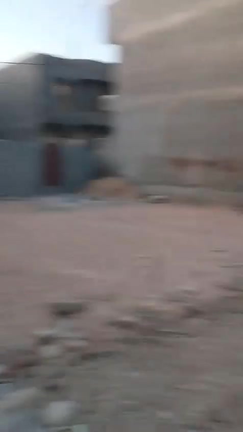 سلام عليكم قطعه ٢٠٠ م للبيع بحي العباس ثاني قطعه عن الشارع الحولي محدوله وجاهزه للبناء التفاصيل اكثر الاتصال ع الأرقام التاليه *********** او ***********
