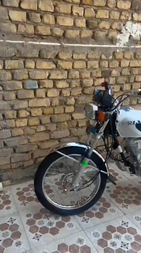 سلام عليكم متاح شاصي ٢٦ معمره أصلي شلامجه كلها مكينته ثاني تبديلت دهن دراجه خير من الله ماعوزه شي كلها شغاله مال جناي مكاني كوت
***********
