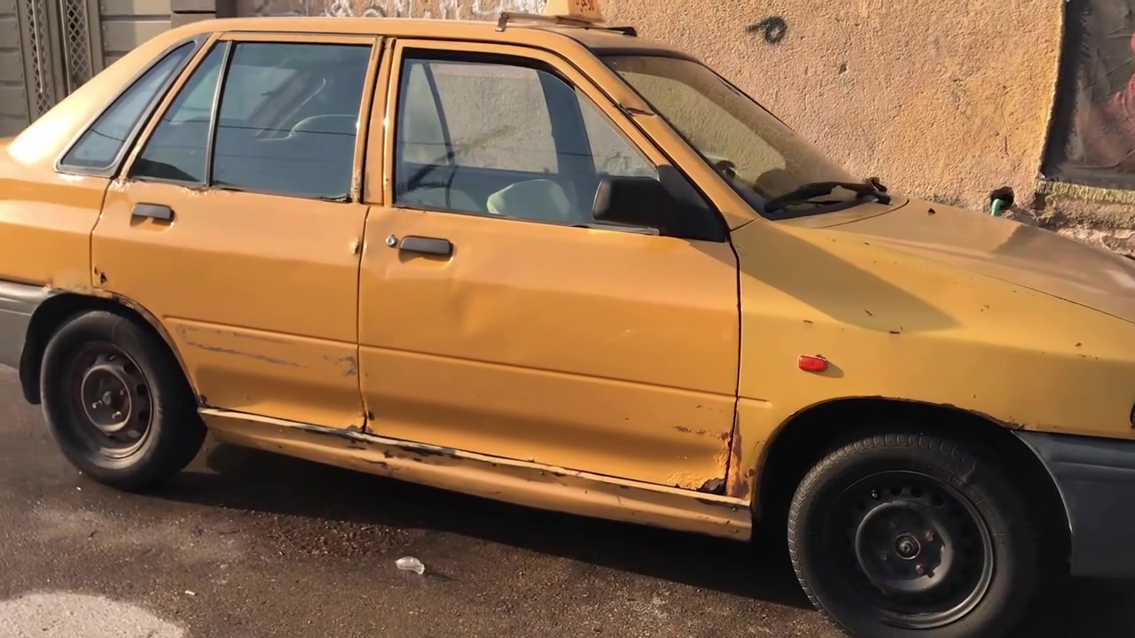 سلام عليكم سياره سايبه للبيع موديل 11 سياره جاهزه خير من الله بس ماعدى المشط يذب دهن سنويه 27 خط وبحث بيها بس ساقط ب 23 مكان السياره واسط السعر 13 وبيها مجال بسيط  ***********
