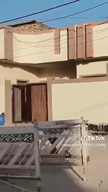 بيت للبيع.                     شارع 15 ركن قريب مدرسة النسور.  بناء جديد طابوق سقف وأساس صب كونكريت.        ت. ***********

