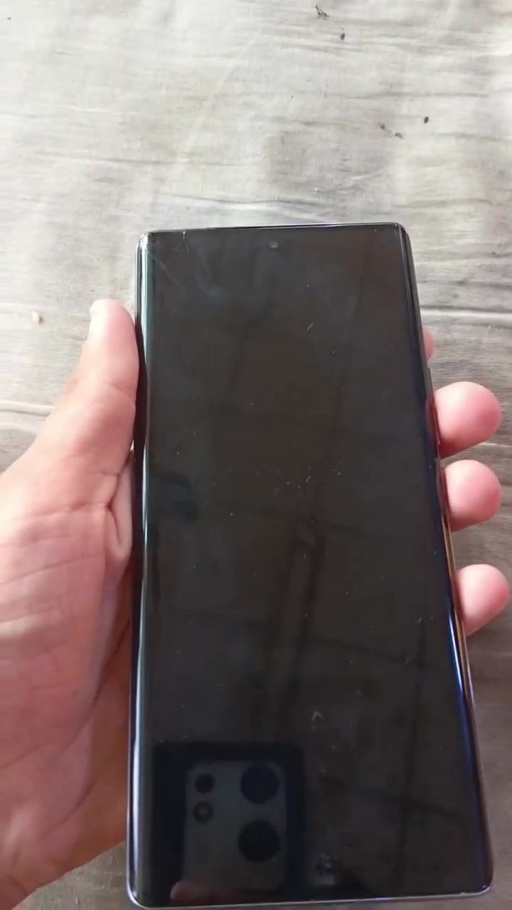 تكنو كامون 40 برو 5G • 256/24 • شاشة مكسورة