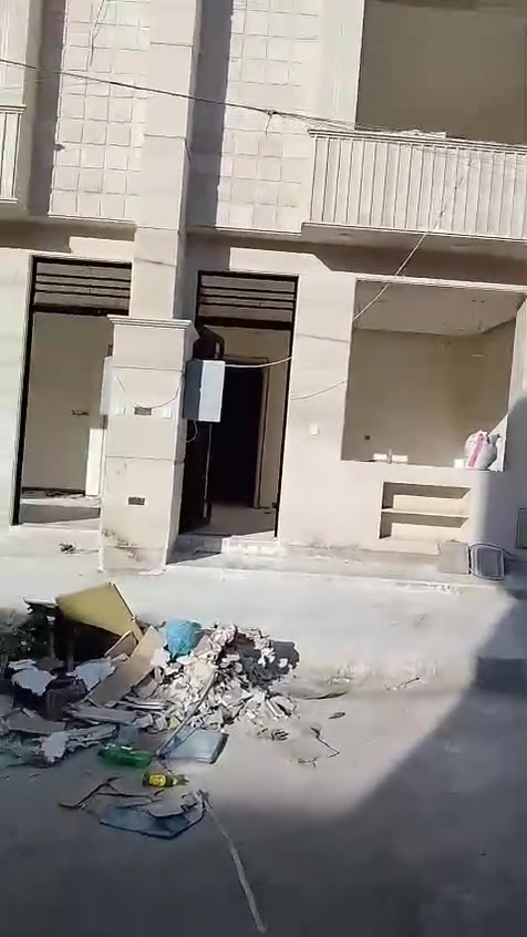 سلام عليكم عيوني اني اشتغل تنضيف بيوت منزلي وهذا شغلي شوفو شون جان ونضفته متواجد دائما رقم الهاتف ***********
