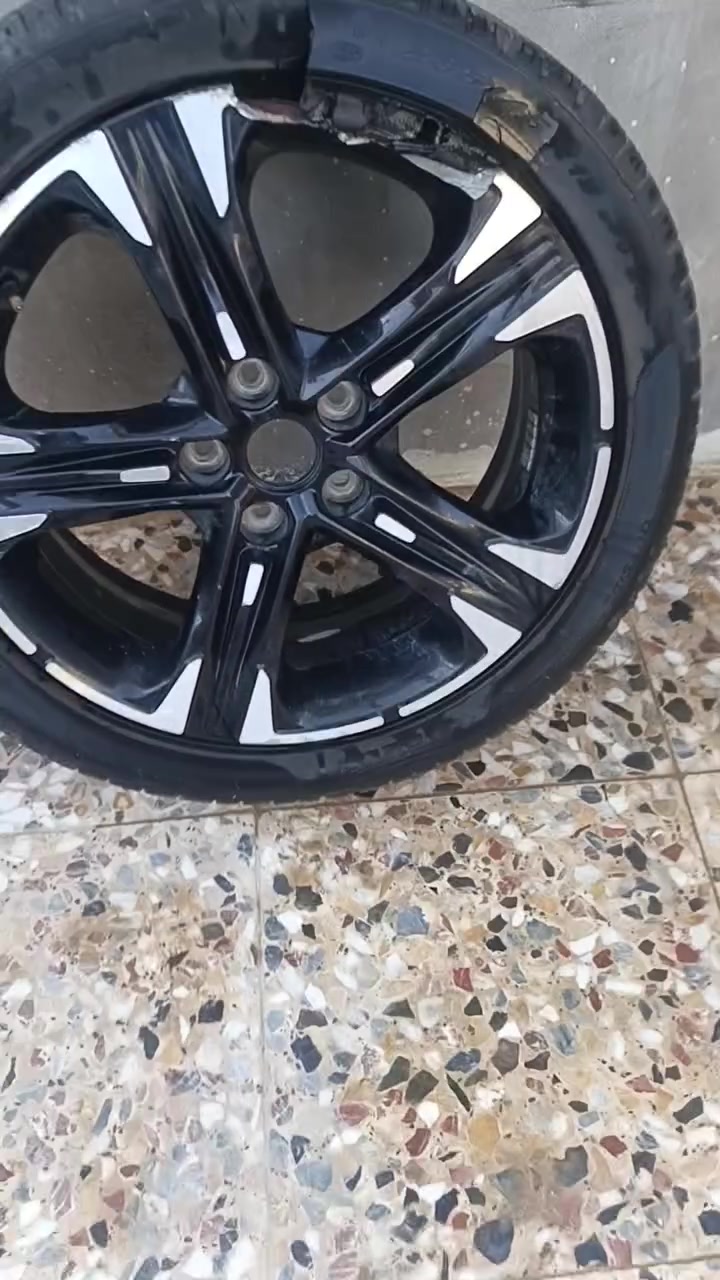 للتواصل واتساب ***********
