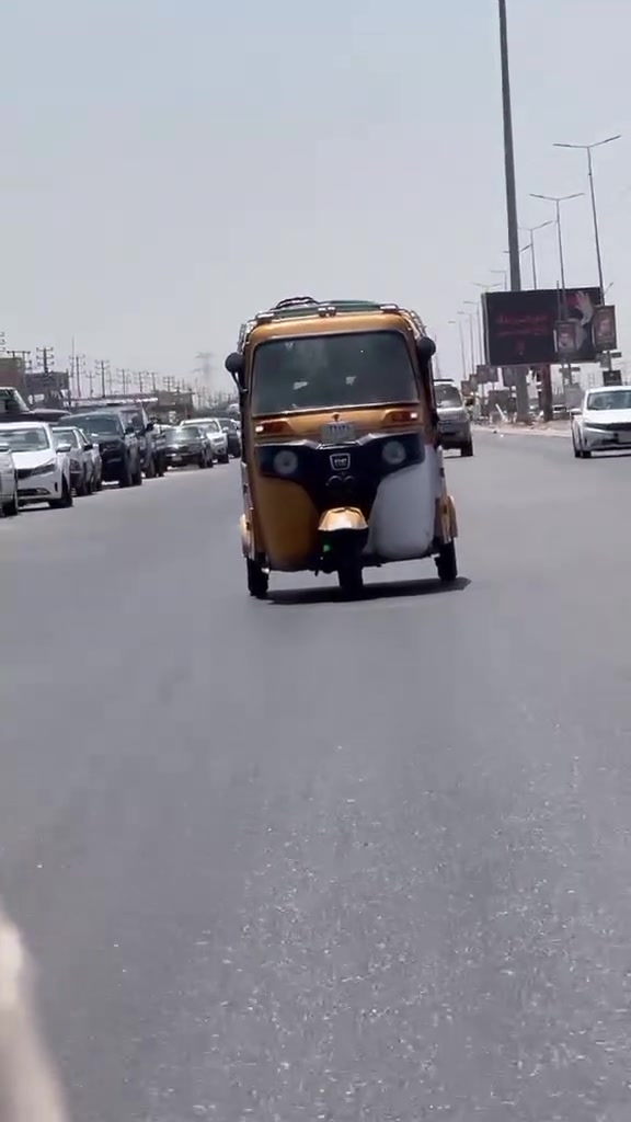 السلام عليكم شباب تكتك للبيع 21  ناصريه قضاء النصر ***********

