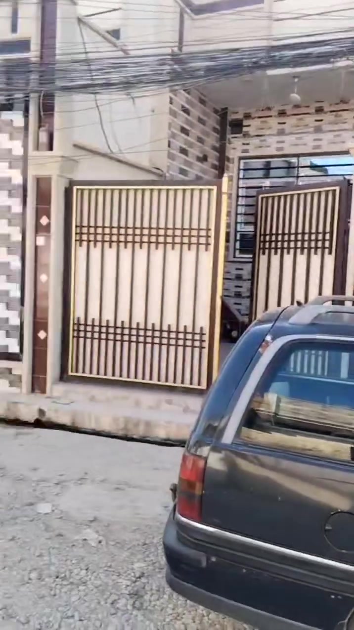 وعليكم السلام

🏡 *عقار للبيع - القوسيات، حي الإيمان خلف معمل غاز التوفيق*

- *المساحة*: 165 متر
- *التسليم*: فوري
- *الخدمات*: كامل الخدمات
- *للاستفسار*: 
 ***********
 *********** (واتساب)

تريد أضيف "سعر مناسب وبيه مجال" لو بعد ما محدد السعر؟
