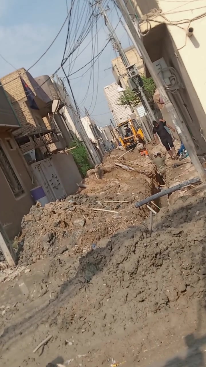 مقاول • مقرنص