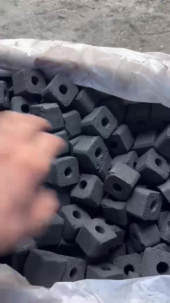 سلام عليكم فحم  صيني طبيعي كميه خير الجزاء  ***********
