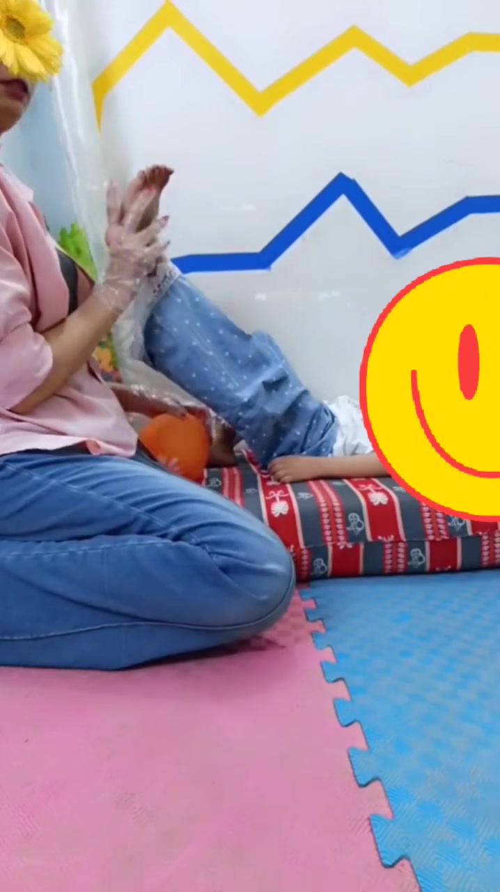 هذا من فضل ربي 💞
🌈✨ ملخص تدريبات هذا الأسبوع مع أطفالنا ✨🌈
أسبوع مليان نشاط وحركة وتعلّم من خلال اللعب 💕
تدرّب أطفالنا على القفز، التعرّف على الألوان، واللعب بالرمل، مع أنشطة تساعد على زيادة النشاط والحركة، وتنمية التركيز والتوازن والمهارات الحسية والحركية 🧠🤸‍♀️🎨🏖️
هدفنا دائماً أن يتعلم الطفل وهو مستمتع، ويتطور بخطوات بسيطة وجميلة
العنوان الحسينيه قرب الجسر فرع أسواق خنجر رقم ☎️ ***********
