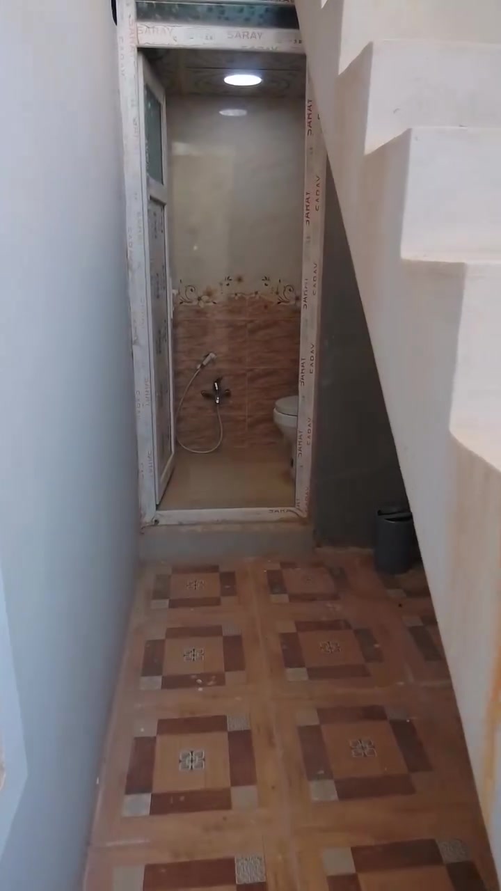 دار للبيع 100متر مربع ركن مامسكون منطقة بنجه علي خلف دائره كهرباء يم جامع علي زنكه فول خدمات للستفسار اكثر اتصال بلرقم ***********
