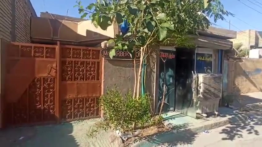 📌فرصة عقارية واستثمارية لا تُفوّت في موقع حيوي مميز! 🏠✨
​إذا كنت تبحث عن منزل بمساحة ممتازة أو استثمار يعود عليك بمدخول فوري، فهذا العرض لك 👇
​📍 الموقع المثالي:
يقع المنزل في حي السفير، بالقرب من الشماعية ومجاور لمجمع الشيحاني السكني (قريب جداً من الكفاءات والعبيدي) 🛣️📍
​📐 المساحة والمواصفات:
​المساحة بالسند: 75{ م}^2
​الواقع الحال: 110{ م}^2 💥
​الأبعاد: الواجهة 7.5\{ م} × النزال 10\{ م} 📏
​البناء: البيت عالي و بشكل ممتاز عن مستوى الشارع 🔝
​💎 المميزات والاستثمار:
​دخل مادي جاهز: البيت والمحل مؤجران حالياً، يعني وارد استثماري من أول يوم! 💰🛍️
​بنية تحتية كاملة: خطين ماء 💧💧 + خطين كهرباء ⚡⚡
​منطقة كاملة الخدمات: قرب السوق 🛒، مستشفى ومراكز صحية 🏥، ومدارس بكل المراحل 🏫✨
​📞 للتواصل والاستفسار ومعرفة كامل التفاصيل:
يرجى الاتصال على الرقم: *********** 📱
