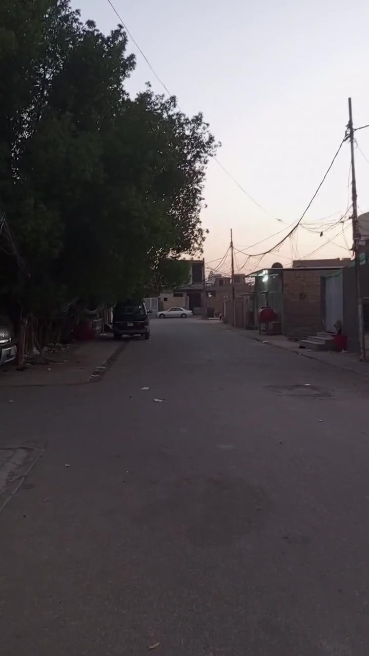 السلام عليكم اخوان
بيت ايجار مساحه 50 متر طابقين
قبل نهايت الكيات 
خلف كافتريه الشمس 
طابقين اول طابق غرف  مطبخ 
صحيات طابق ثاني صاله غرفه صحيات صطح
سعر ايجار 200 الف.  معه الماي الكهرباء 
تانكي سخان. بي     كون عاله مرتبه.    لن منطقه هادئه 
***********
 مقدمه 3 اشهر
