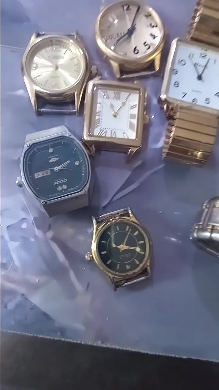 ٨ ساعات نسائي شلعه بسعر ١٥٠ الف مكاني بابل رقم الهاتف ***********

