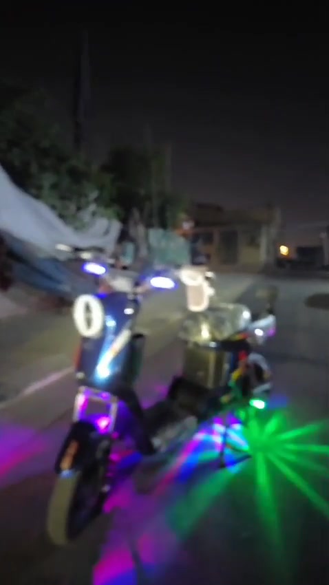 دراجه شحنR9 موديل 26 تخبلل لون نيلي وهاي هيه كدامكم تدعم الذكاء الاصطناعي شاشه بلوتوث تشغيل كارت تشغيل عن بعد نضام R دراجه كامله اطيك وياه سلتهه واطيك بايدراتها