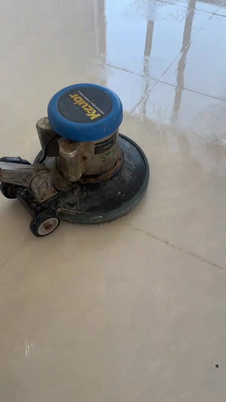 ✨ خلي النظافة تحچي عن بيتك! ✨
بيتك يحتاج عناية ترجع لها رونقها؟
مع شركة البيت اللامع للتنظيف الموقعي نخلي النظافة ترجع من جديد 🧼🤍

ونقدملك تنظيف احترافي بعناية واهتمام بالتفاصيل، 

💎 جودة في العمل
🧼 عناية ونظافة
🚗 خدمة موقعيّة
📲 للحجز والاستفسار تواصل معنا الآن

***********
***********
