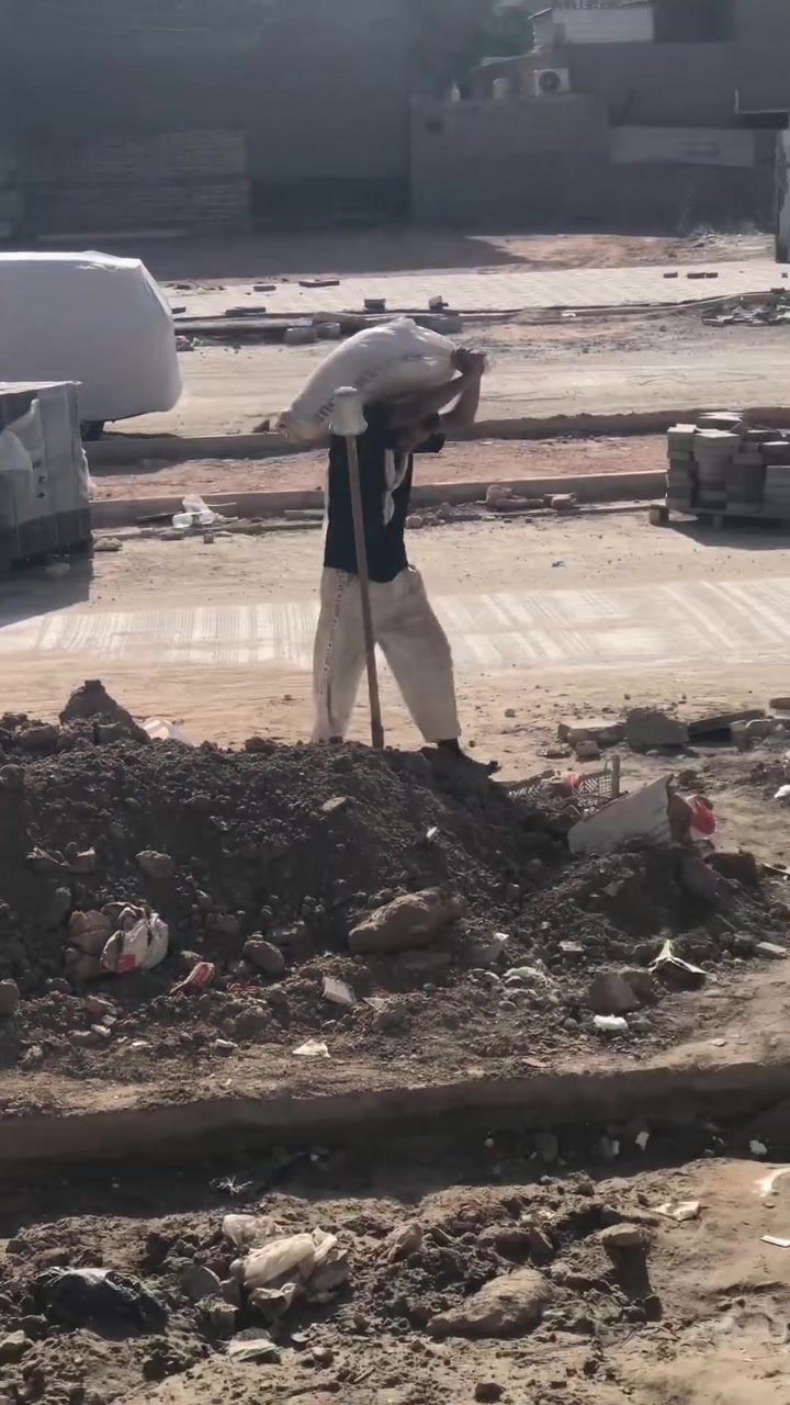 سلام عليكم حنا عمال ثنين التصعيد كافت المواد البناء رقم *********** وتساب
