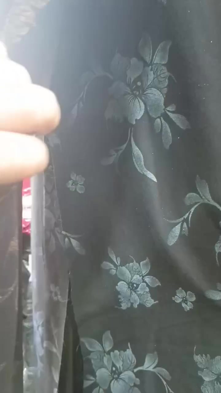 هريسة مطاط أصلي
الصفة ست اطوال 180متر 
للحجز واتساب 
***********
شورجة سوق التجار

نص مكتوب في الصور:
- CAMON 20 Pro • 24mm f/1.7 1/50s ISO539