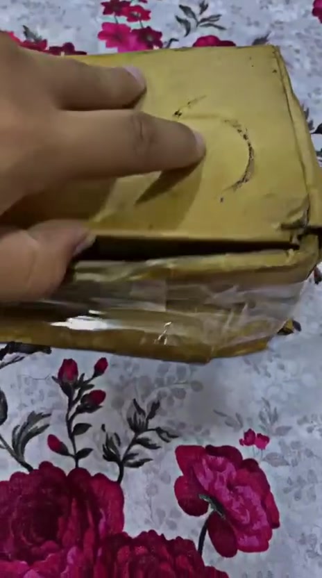 السلام عليكم
متاح قطع غيار كوري اصلي مال تفصيخ 
يرهم النترا سوناتا اوبتما 

براد دهن كوري اصلي موبز
موطور مروحه كوري اصلي موبز
مسجل كوري اصلي موبز 

ماطور مروحة 35 
البراد مالدهن 40
المسجل 50 
و بيهن مجال اذا تاخذ كلهن
***********
العنوان بغداد حي العامل

