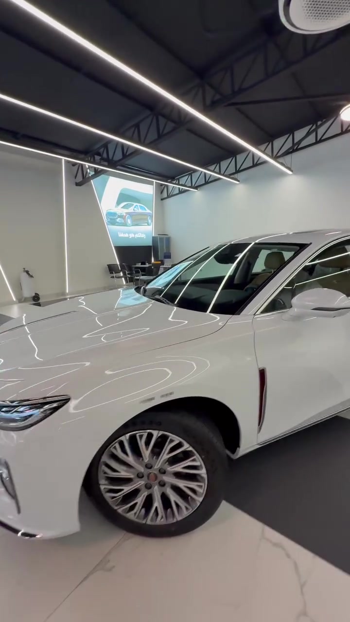 👑🚘 الفخامة… عندما تصبح أسلوب حياة 👑

🔥 هونشي H5 موديل 2026 🔥

سيدان فاخرة بتصميم عصري يجسد الهيبة والرقي، تجمع بين الأداء القوي، التكنولوجيا المتطورة، وأعلى مستويات الراحة لتمنحك تجربة قيادة استثنائية.

💎 الأداء:
✔️ محرك 2.0 تيربو عالي الأداء
✔️ ناقل حركة أوتوماتيكي متطور
✔️ قيادة انسيابية مع ثبات وثقة على جميع الطرق

✨ المواصفات (فل كامل):
✔️ سقف بانوراما فاخر
✔️ كاميرات محيطية 360°
✔️ حساسات أمامية وخلفية
✔️ داتا شو (Head-Up Display)
✔️ رادار ذكي
✔️ نظام الحفاظ على المسار
✔️ مانع تصادم مع الكبح التلقائي
✔️ كراسي جلد وشامواه مطرزة بلمسات فاخرة
✔️ مقاعد كهربائية متعددة التحكم
✔️ ذاكرة لحفظ وضعية المقاعد
✔️ تدفئة وتبريد للمقاعد الأمامية
✔️ نظام صوتي فاخر BOSE
✔️ إنارة LED أمامية وخلفية مع إنارة ترحيبية مميزة
✔️ دخول ذكي وتشغيل بصمة
✔️ شاحن لاسلكي
✔️ 4 أنظمة قيادة تناسب جميع الظروف
✔️ جنوط رياضية بتصميم فاخر

🎁 المميزات الإضافية:
🔸 ضمان 7 سنوات
🔸 7 تبديلات زيت محرك مجانية خلال 3 سنوات

🎯 هونشي H5 2026 ليست مجرد سيارة سيدان… بل عنوان للفخامة والتميز، صُممت لمن يبحث عن أعلى مستويات الراحة، الأداء، والهيبة.

📍 شركة المهند لتجارة السيارات
بغداد – معارض النهضة

👨‍💼 استشاري المبيعات:
 حيدر هاشم

📞 للحجز والاستفسار:
***********

🔥 هونشي H5… لأن الفخامة الحقيقية تُرى من أول نظرة، وتُشعر بها مع كل رحلة. 🔥
 #العراق #مشاهير
