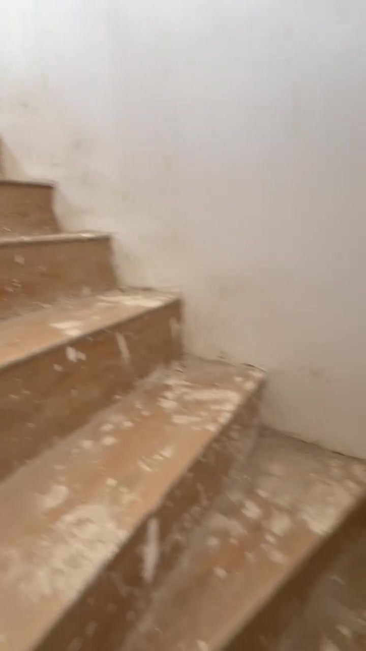 السلام عليكم
بيت زراعي شاكر العاني قرب دلاليه الامير البيت مساحه 100 متر بناء طابق واحد كامل البيت زنجيل اله مدخلين وعلى شارعين كامل متواجد البيت كامل نقص بس الواجهه مالته رقم الواتساب *********** . وهذا رقم ث ***********.
