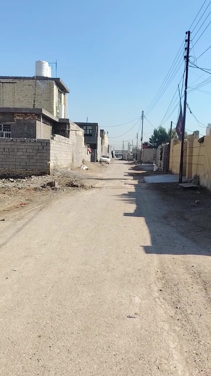 قطعة ارض للبيع مساحتها 285متر تقاطع النهروان قرب قرية الجوادين تبعد عشارع العام 180متر متوفر كهرباء ماء واجهه 10نزال 28ونص للاستفسار ***********=‏‪***********‬‏

