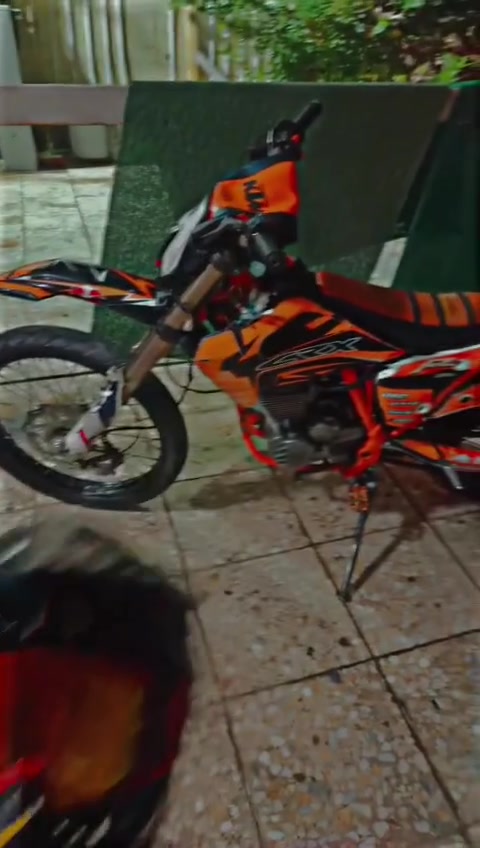 سلام عليكم قفاز للبيع كامله (300cc (crx 
محرك نضيف بشكل 
صالنصه كاربون ترعد
كفرات جديدة
ضفيرة شديتهة جديدة بلاد
ستيرن رياضي
نقصهة بس السلف 
الدراجه نص هندر تشتغل
درجه تاخذهة شرط وين متريد افحصهة
المكان زيونه مسبح الفردوس
رقم *********** متوفر واتساب فقط
