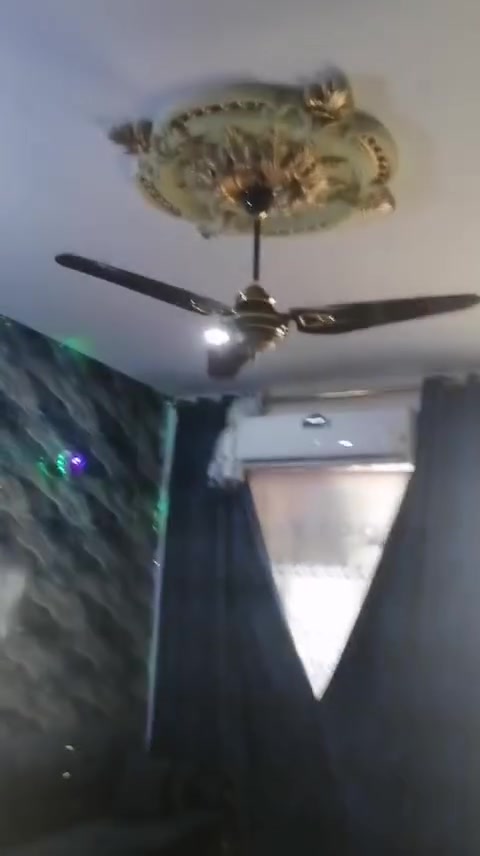 بيت للبيع مساحه ٨٠م رأسه جامع امام علي موقعه حلو بجهة الجامع سعر٥٦ وبي مجال قليل ماي خطين كهرباء ثلاث خطوط الااستفسار ع هذا الرقم***********
