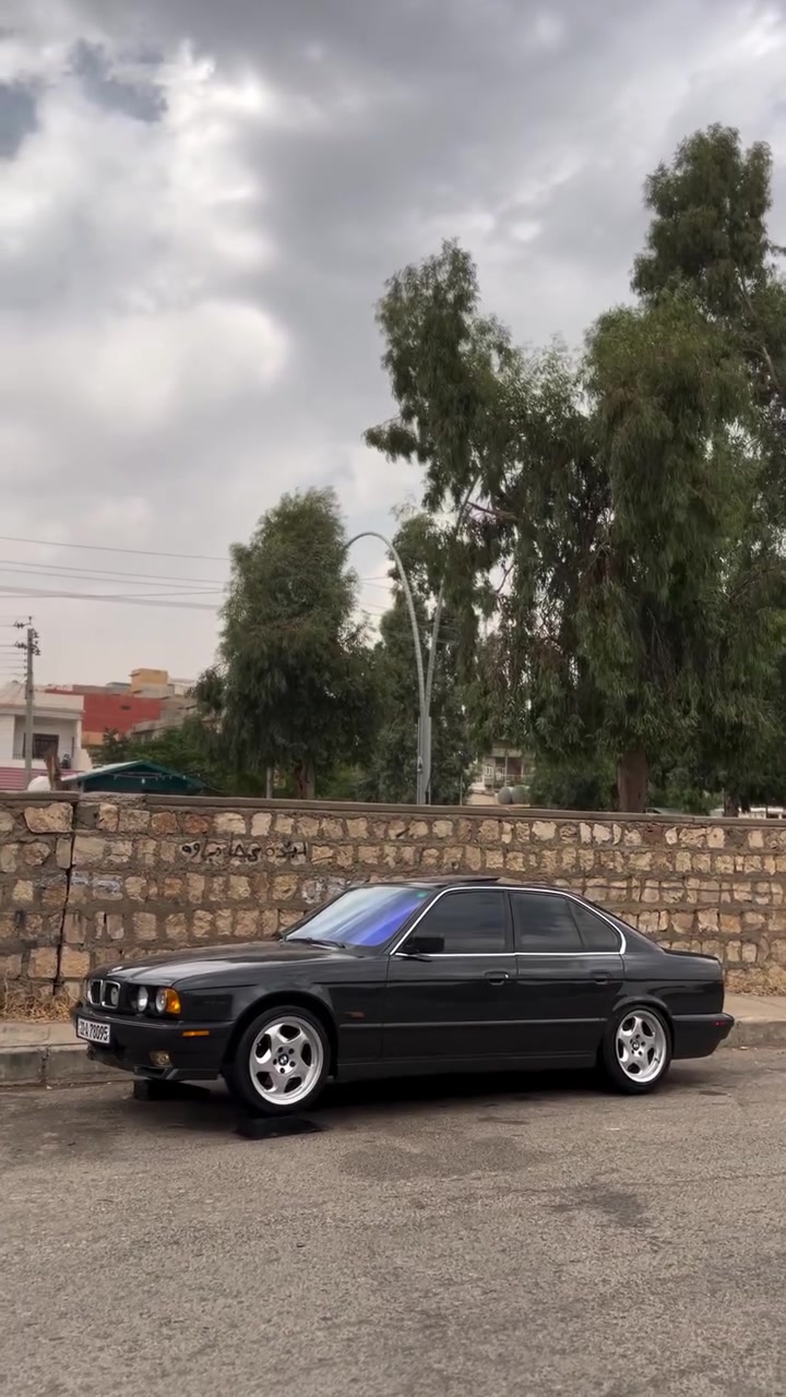 ماشاءالله تبارك الله 
خوداي گه وره بي به خشيت به هه موو لايه ك انشاالله شتي شاز و راقي 
BMW.1991.525i.گيرعادي 🔥
فولي گيرعادي به رمه جه شوته سپورت پوپ كورن RPM 7500  تاقم واير و اقل413 سالونسا سپورت سلايت ABS.تبريد سارد و گه رم پيش پان لايت بيلادي شه ريكه.ناو مشمشي و ره ش ليدي وايفاي شاشه ده بل ئيرباگ چوار جام كاره بايي هوك بيلادي ويلM5  چوارتايه لوك حجم17. به شه رتي قوه تي تايبه ت كامل كامل كراوه ته 1995 بيلادي 1991 سياره كه هه موو گياني به شه رت كاره بايي توندو تولي مه كينه لوك اوروپي 11$ تيچووه.بوخاريش به شه رت كامل فرن كراوه بو جواني بي ليدان براوه به شه رت.رقم اربيل ساليكه سه نه وي به سه رچووه رقميش نوييه  تحويل و غرامه به شه رت له ماله كه م بيمنه تم  به شه رتي هه زار فيته ر. بو زانياري زياتر تيل بكه شوين كويه.
*********** واتصئاپ  و تيل
***********
