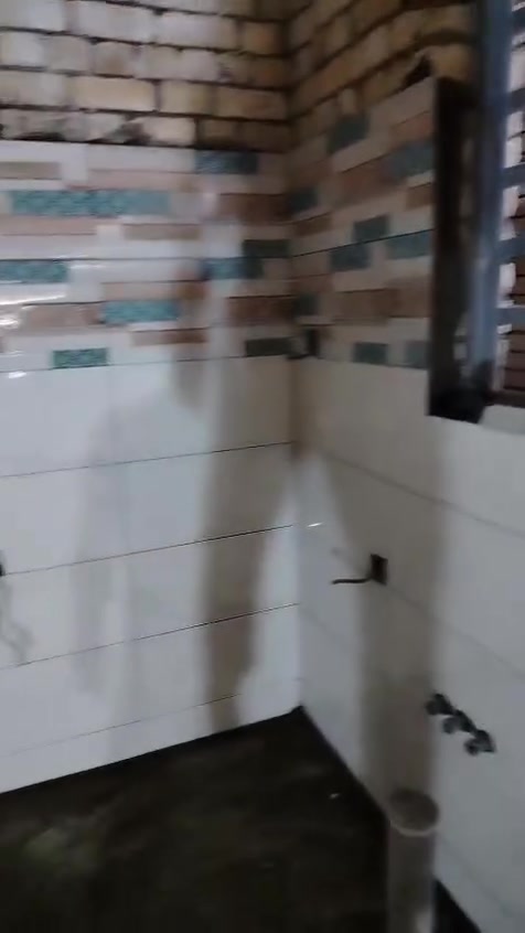 سلام عليكم الي يحتاج خلفات سيراميك ارضيه وجدران شغل نضيف ومرتب أسعار مناسبه داخل بغداد تفضل خاص وهاذا رقمي بي وتساب ***********
