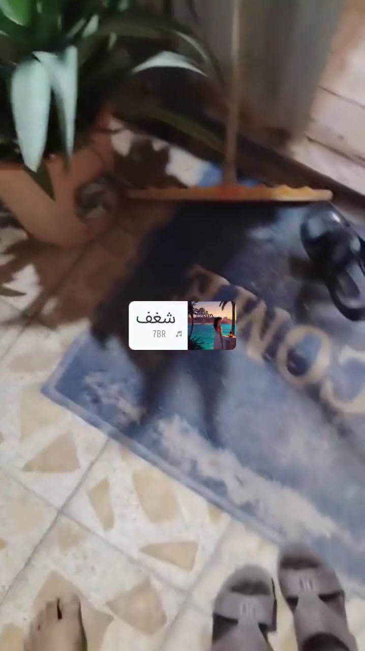 بيت ١٠٠ عكاده للبيع ميلاد الحولي مقابل المستوصف بظهر شارع ٣٠ التجاري السعر ٦٠ وبيه قليل مجال ***********
