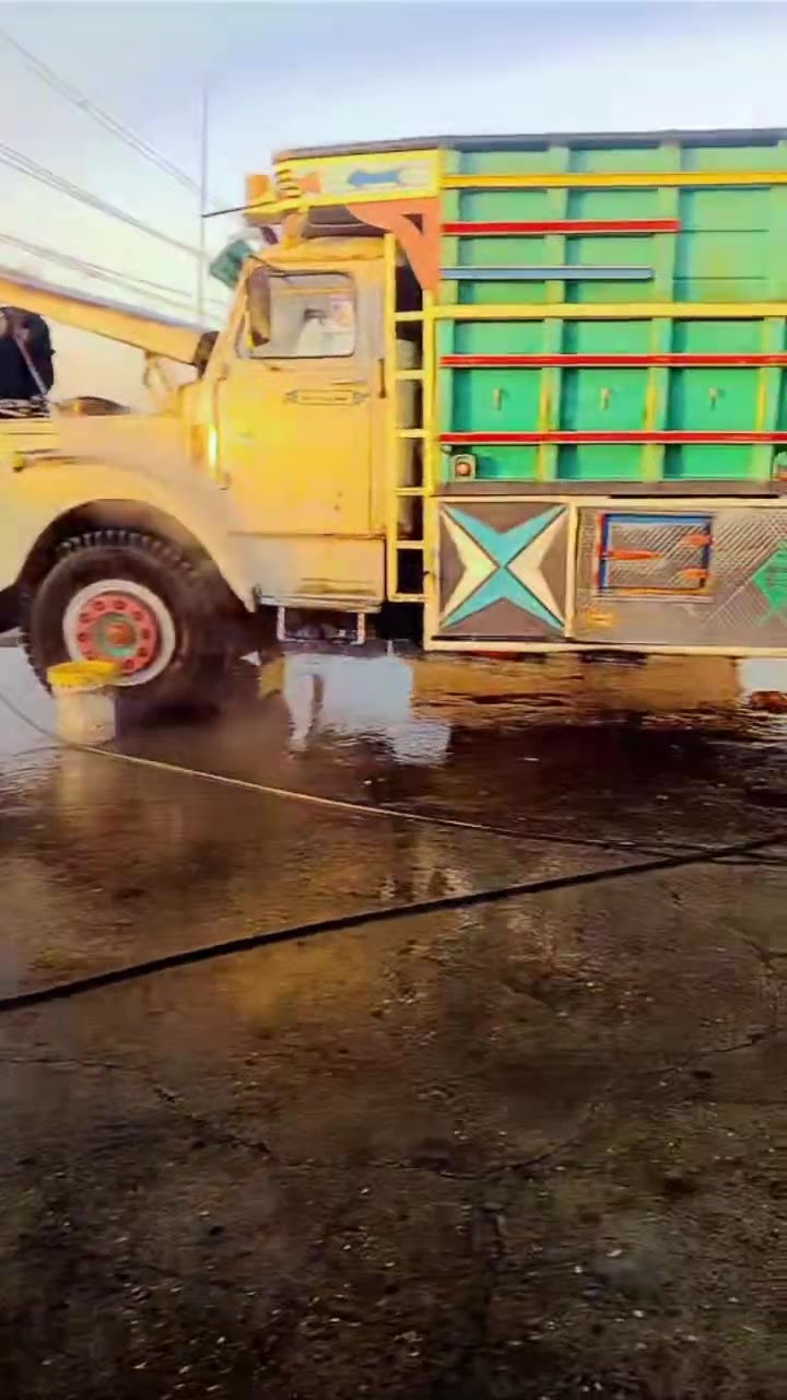 السلام عليكم
لبيع  أسكانيا 111
موديل 79
گلاب مطول 
محرك عادي مكفول لا صرف ولا نفخ اكسن كير مكفول 
رقم صلاح لدين دولي  شرط التحويل 
طخم تايرات جديد باقي التفاصيل واضحه 
السعر 25 مليون 
للأستفسار  ***********
