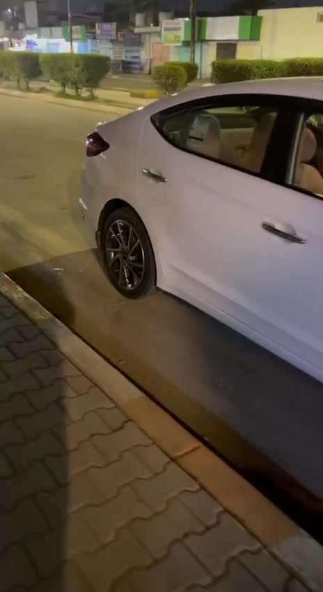 السلام عليكم النترا 2020 مكفوله كفاله عامه  رقم سليمانيه سنويه لل 31 تريد تحويل تريد وكاله اني حاظر سياره ماشية 115 الف محرك 2000دوش. للأستفسار اتصل وتدلل *********** المكان بابل جبله
