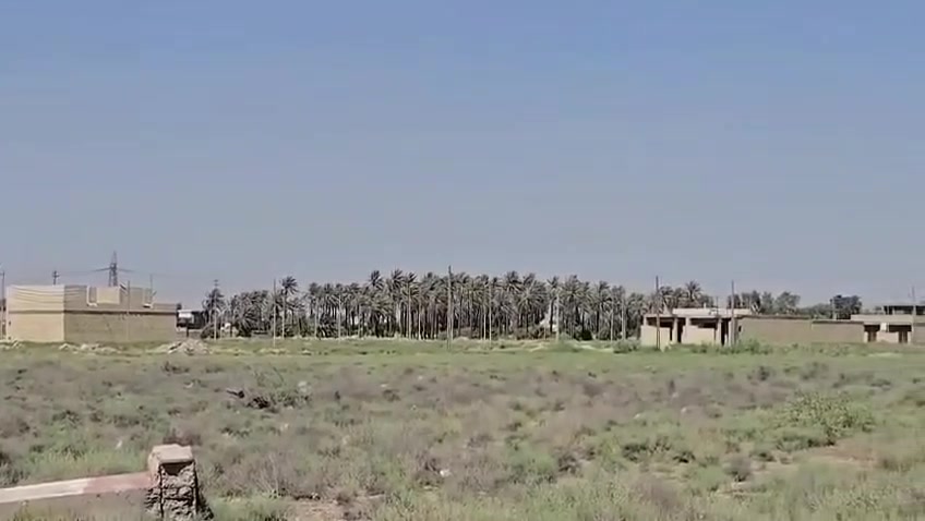 دونم ونص طابو زراعي سند 25 بالمحمودية حي بدر بنص السكن مال حي بدر يصلح تقطيع او للسكن او للاستثمار 
واجهه دونم ونص 39
نزال 97 متر 
عالشارع عرضه 20 متر
كامل الخدمات 
ب250 مليون قفل
*********** متوفر واتساب ايضاً
