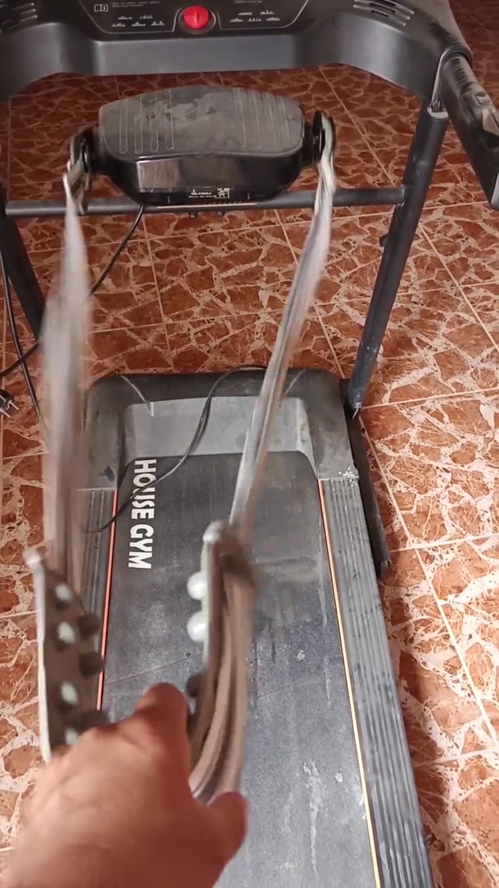 جهاز ركض • شغال • بيها مجال