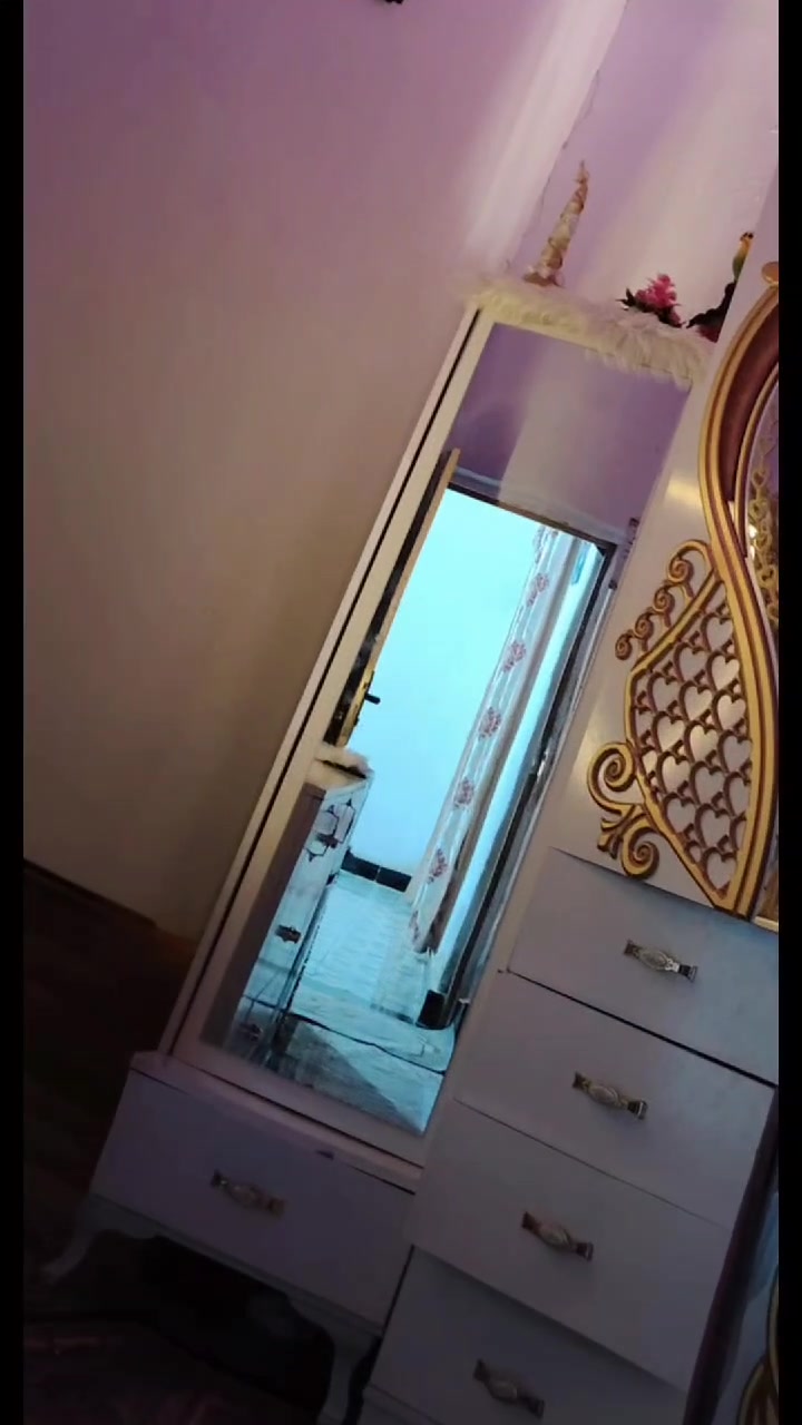 غرفة نوم للبيع 800 وبيها مجال