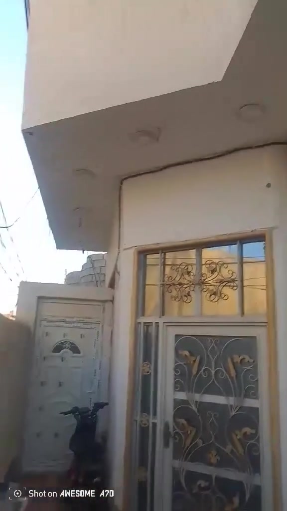 مكلفة بالنشر عنوانه الباويه نوع العقار طابو صرف زراعي سند 25 مساحته 108غرفه صاله استقبال مطبخ صحيات
***********
السعر ٥٥ وبيه مجال

نص مكتوب في الصور:
- Shot on AWESOME A70
- المزيد