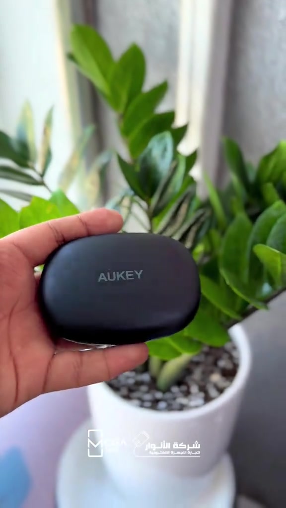 العروض مستمرة 🔥 🎧 AUKEY EP-S1 Beyond Sports Open-Ear سماعات Open-Ear مريحة، تخليك تسمع الموسيقى والمحتوى مع بقاء أذنك مفتوحة لسماع الأصوات المحيطة، ومناسبة خصوصاً للرياضة والاستخدام اليومي. 🔹 تصميم Open-Ear مريح تصميم مريح للاستخدام لفترات طويلة بدون إغلاق قناة الأذن. 🔹 وحدات صوتية 15mm 🔊 درايفرات مركبة بحجم 15mm لتقديم صوت واضح وقوي. 🔹 بطارية تصل إلى 35 ساعة 🔋 مدة تشغيل طويلة حتى تستخدمها لفترات أطول بدون الحاجة للشحن المتكرر. 🔹 مكالمات واضحة 📞 مزودة بـ ميكروفونين Dual-Mic لتحسين وضوح المكالمات. 🔹 Touch Control تحكم باللمس بالوظائف المختلفة للسماعة بسهولة. 🔹 Voice Assistant دعم المساعد الصوتي للوصول إلى الوظائف المدعومة بسرعة. دخلوا على الستوري حتى تشوفون العروض الرهيبة المتوفرة🚀🔥 الفرع الأول”شركة الانوار”: البصرة-المعقل-مقابل مستشفى الموانئ للتواصل مع مبيعات شركة الانوار:*********** للتواصل مع قسم الاكسسوارت: *********** للتواصل مع قسم الصيانة :*********** عنوان الفرع الثاني “ميگاتك” : البصرة-مدينة الأمل السكنية-الزون السادس للتواصل مع مبيعات ميگاتك:*********** للتواصل مع قسم الصيانة: *********** #AUKEY #AukeyEPS1 #OpenEar #OpenEarEarbuds #WirelessEarbuds ⁠

نص مكتوب في الصور:
- اريح سماعات للأذن + عرض خاص بنهاية الفيديو 😎