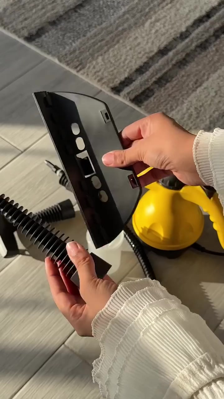 تنظيف وتعقيم عميق لكل زاوية بالبيت! 
​منظفة بخارية بتصميم حديث 

​🔹 الاستخدامات: تنظيف الطباخات، الفرش، السجاد، المطبخ، وتطهير الأسطح بالبخار الحار.
🔹 الملحقات: تجي مع ملحقات ورؤوس متعددة للأماكن الضيقة والصعبة.
🔹 السعر: 35,000 ألف
🚚 توصيل مجاني لجميع المحافظات!
​للطلب واتساب: ***********
