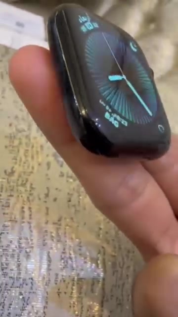 ساعه ابل صدار 10 حجم 46 كامل ملحقاتها مع سير ودرع اضافي ساعه نضيفه كلش اخت جديده بطاريه 96 ساعه ما مستخدمها سعر ساعه 360 الاتصال ***********
