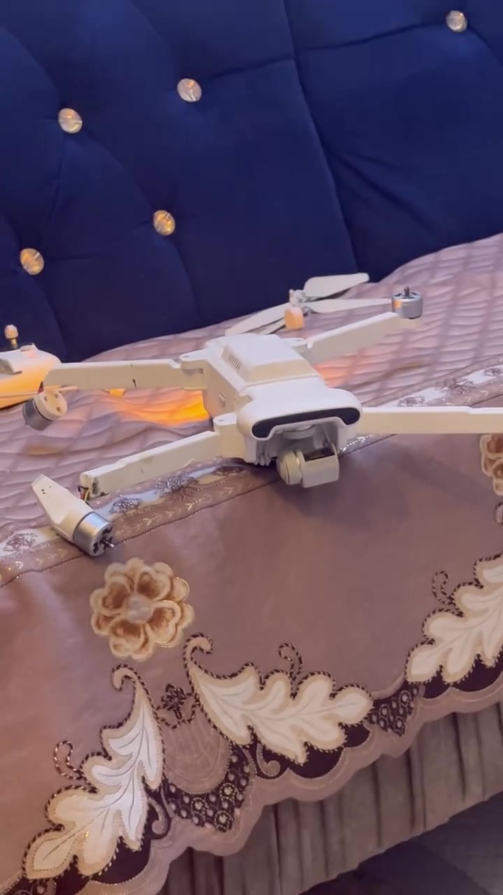 طياره للبيع  نوع fma x8tli max 
درون بيها حادث وكعت من ارتفاع يراد بس يلحم ذراع وكمنبل مال كامره وكف بس كامره شغاله عراضها ملحقاتها كلها كامله كارتونه موجوده طياره جديده صار الها ٤ اشهر من مشتريها تواصل *********** 
موقع الشعب شارع الصحه مكان تواجدي رايده ٢٧٥ الف لان محتاج وبيها مجال شيء قليل كلش 
مكلف بل نشر
